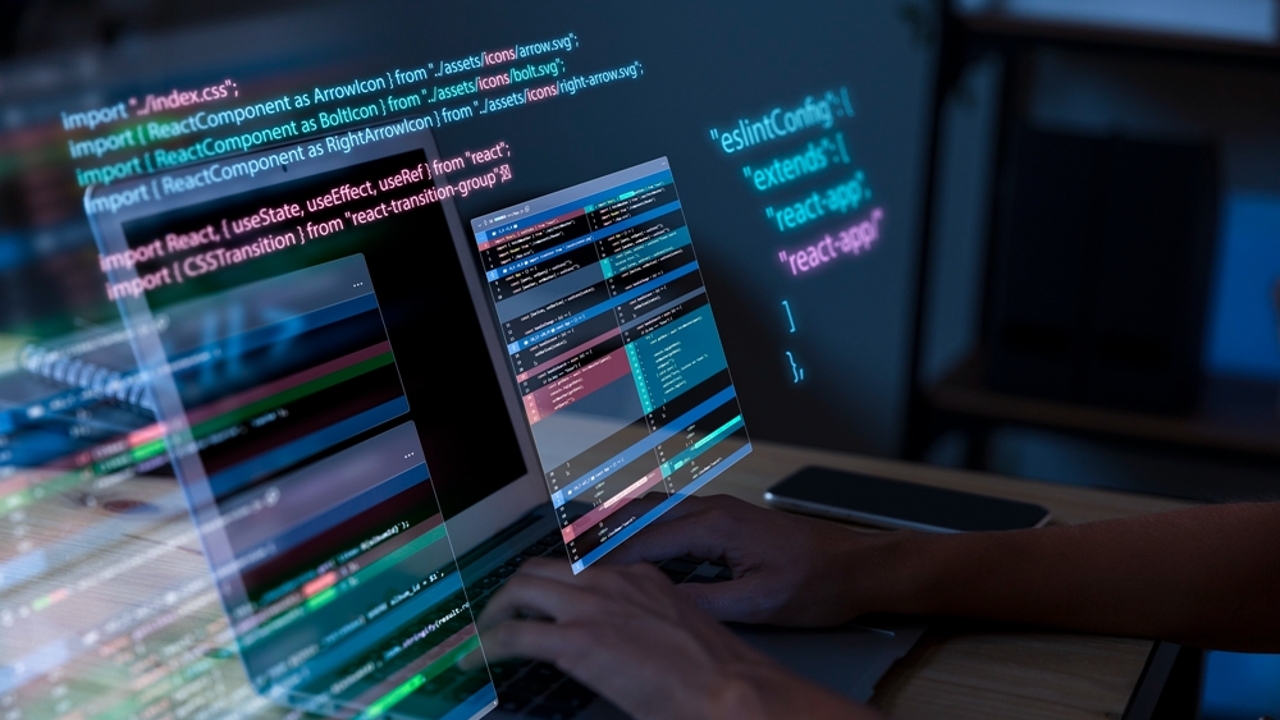 "El internet está muriendo": por qué en menos de tres años habrá más bots que humanos en la red