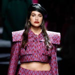 Lorena Durán en el desfile de Paloma Suárez.