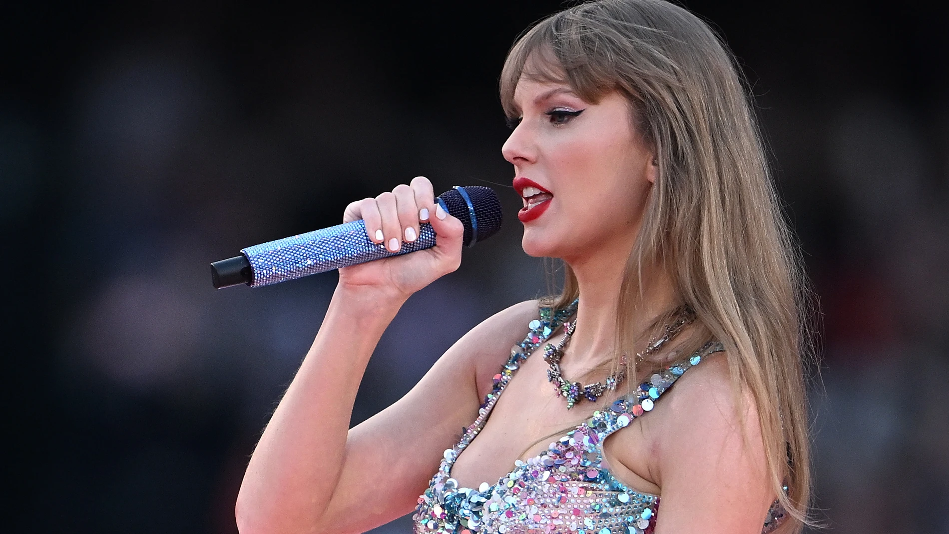 Melbourne (Australia), 16/02/2024.- American singer songwriter Taylor Swift performS during the first night of The Eras Tour in Australia at the Melbourne Cricket Ground, Melbourne, Australia, 16 February 2024. Taylor Swift's Eras Tour has descended on Melbourne, with the pop megastar expected to perform in front of the biggest crowds of her career so far. EFE/EPA/JOEL CARRETT EDITORIAL USE ONLY, NO COMMERCIAL USE, NO PUBLICATION COVERS, AUSTRALIA AND NEW ZEALAND OUT EDITORIAL USE ONLY/NO SAL...