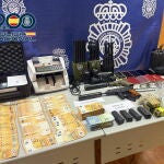 Desarticulan una organización criminal e incautan 130 kg de marihuana y armas de guerra