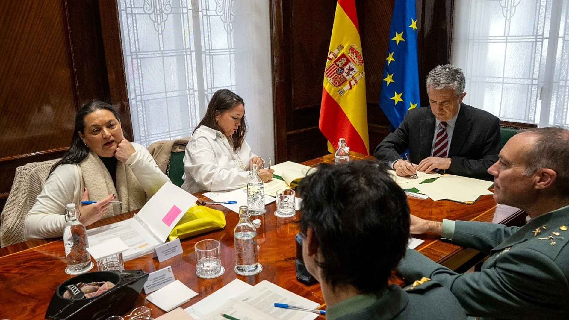 Firma del convenio entre FAKALI y la Guardia Civil