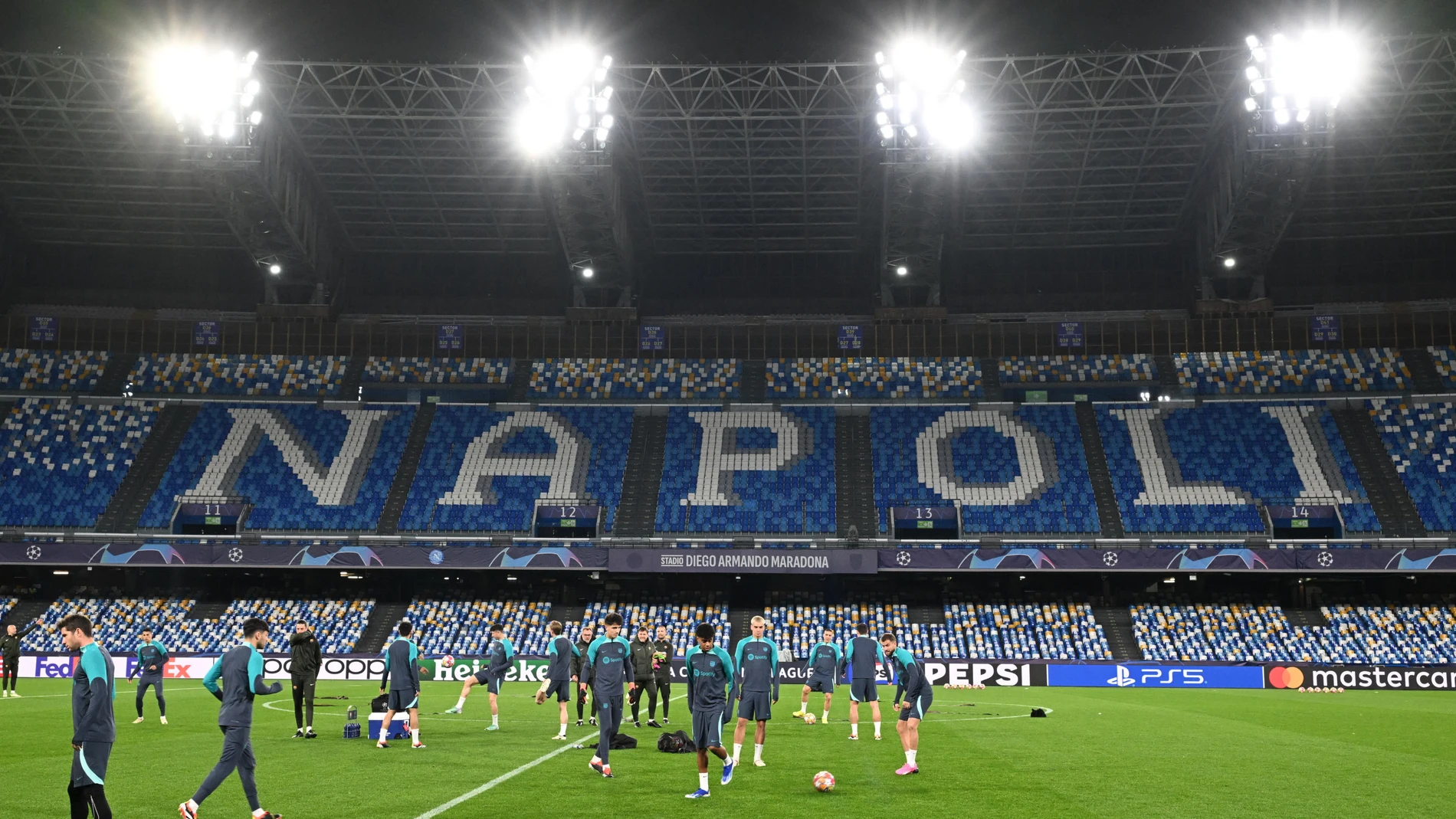 Naples (Italy), 20/02/2024.- Barcelona'Äôs players attend a training session at the Diego Armando Maradona stadium in Naples, Italy, 20 February 2024. FC Barcelona face SSC Napoli in their UEFA Champions League Round of 16, 1st leg match on 21 February 2024. (Liga de Campeones, Italia, Nápoles) EFE/EPA/CIRO FUSCO
