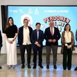 Foto de familia del alcalde de Valladolid, Jesús Julio Carnero, y la concejal Blanca JIménes, junto al director de Fundación Telefónica, Luis Prendes, entre otros