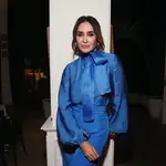 Vicky Martín Berrocal con un look en azul.