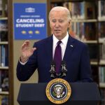 EEUU.- Biden asegura que el cambio climático es la verdadera amenaza existente a pesar del "loco hijo de puta" de Putin