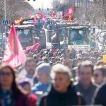 Cientos de tractores colapsan León en defensa del campo y por la unidad de acción