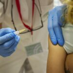 Confirman tres casos de viruela del mono en Sevilla, entre ellos un niño de 6 años, e instan a vacunarse a su clase