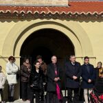 El presidente de la Diputación de Zamora Javier Faúndez; el diputado Juan Del Canto; la alcaldesa de Cubo del Vino, María Asunción Martín; y el obispo de Zamora, Fernando Valera, durante la inauguración de la Iglesia Parroquial 