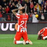 Chumi, defensa del Almería, al finalizar un partido esta temporada