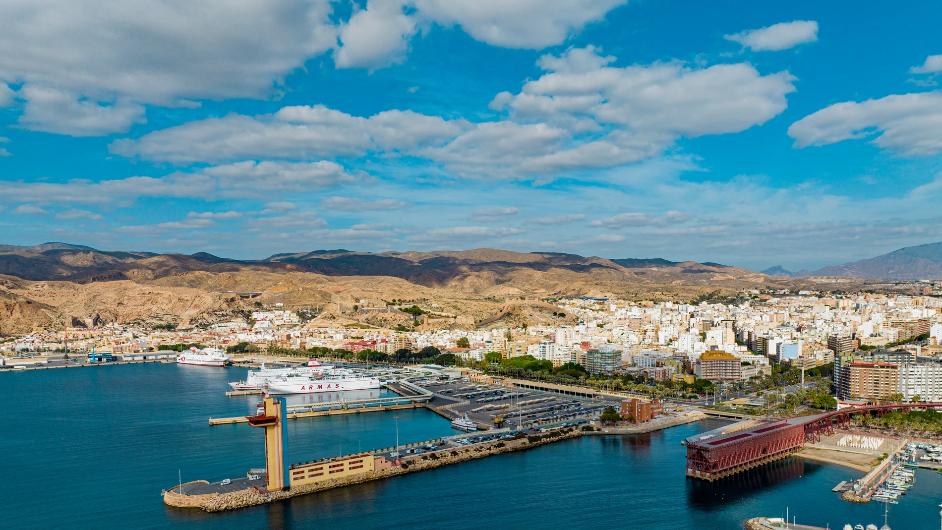 Vista panorámica del Puerto de Almería