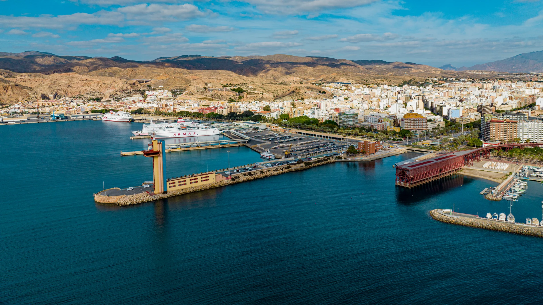 Vista panorámica del Puerto de Almería