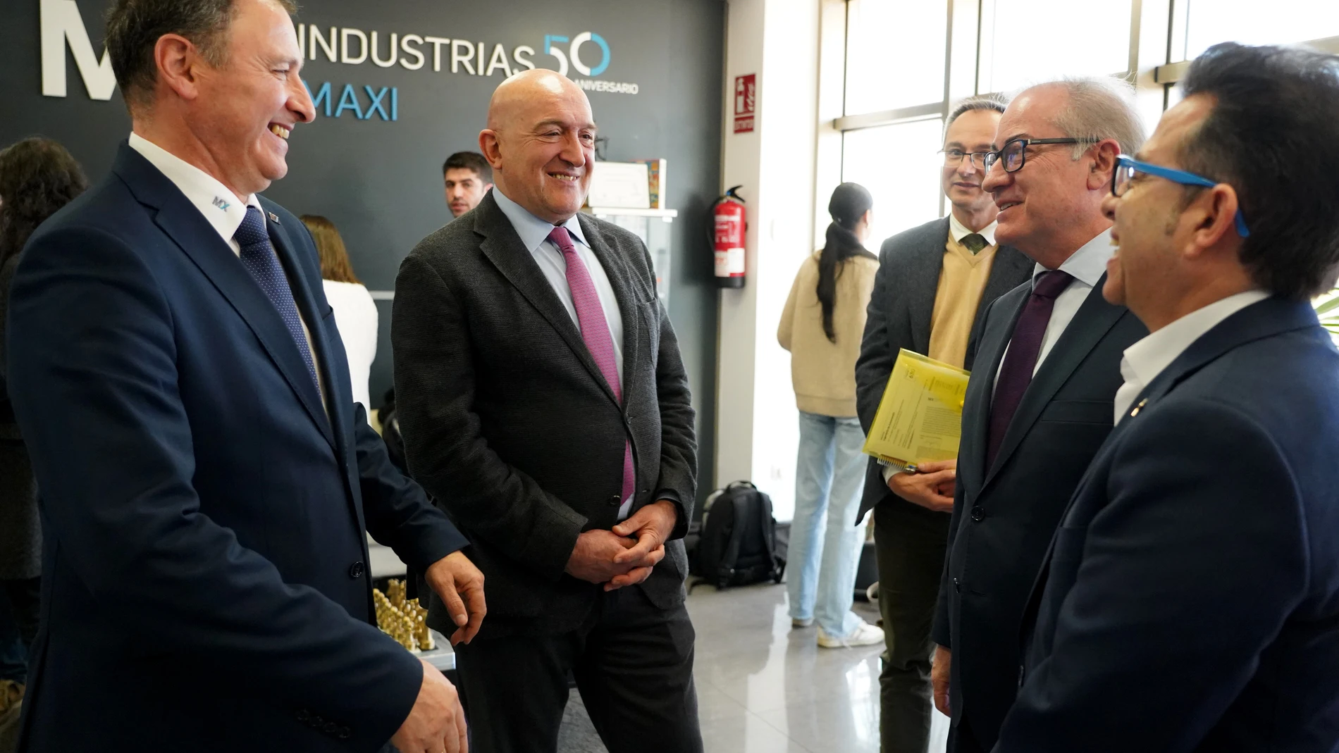 Carnero durante su visita a Industrias Maxi