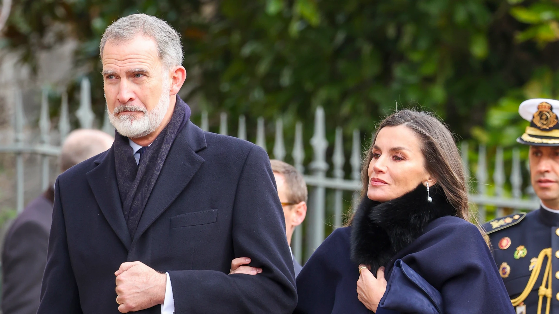 La Reina Letizia junto al Rey Felipe VI en el homenaje al Rey Constantino de Grecia