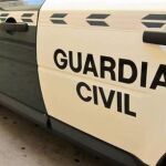 Roban varias cadenas de oro y una medalla de tres vírgenes en la iglesia parroquial de Cures en Boiro (A Coruña)
