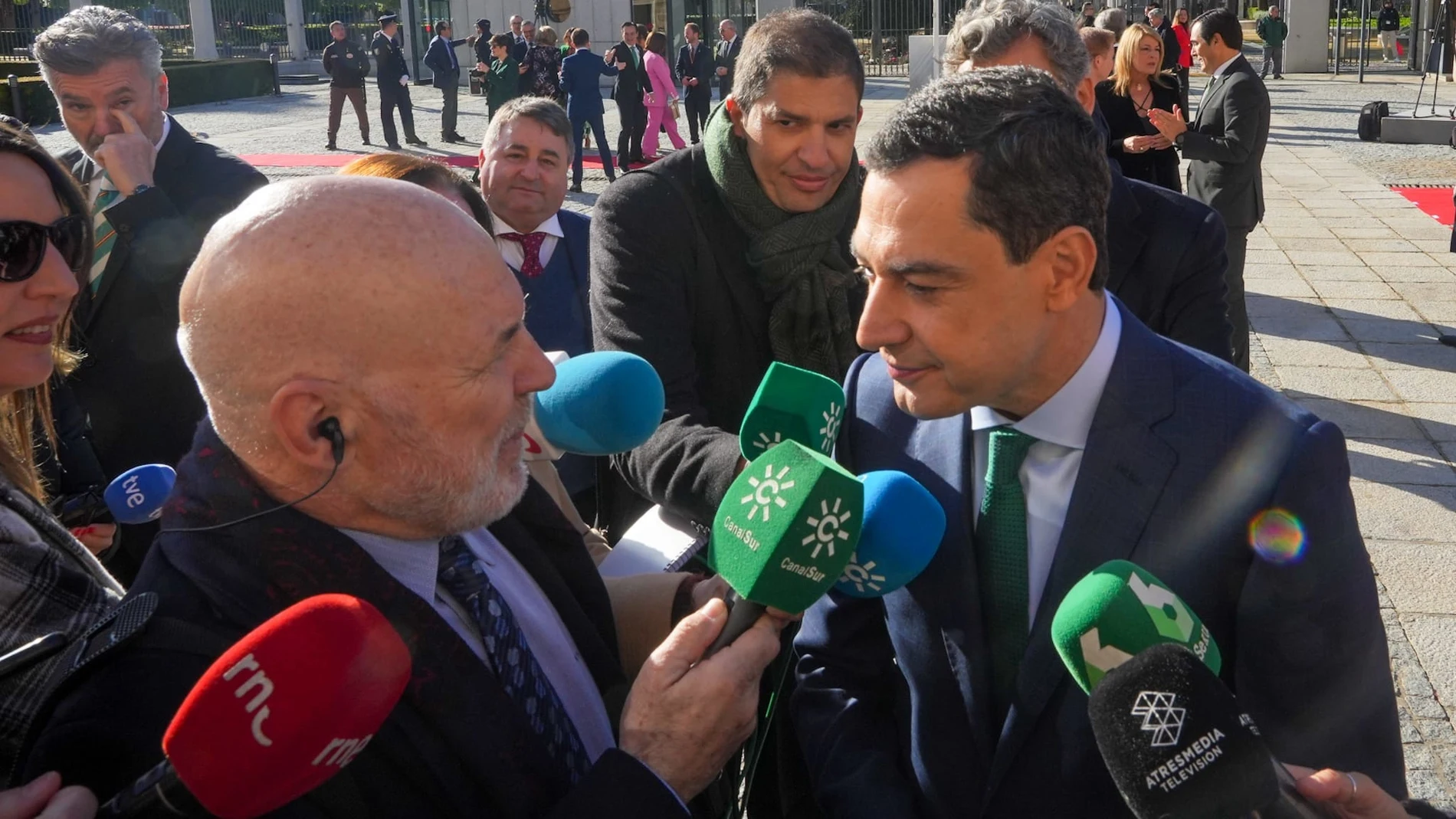 Moreno lamenta la "falta de autoridad" del PSOE con Ábalos