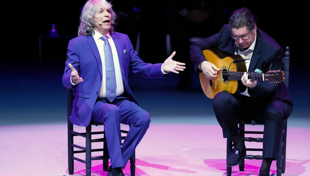 -El cantaor José Mercé durante su actuación momentos antes de recibir la distinción de Hijo Predilecto de Andalucía