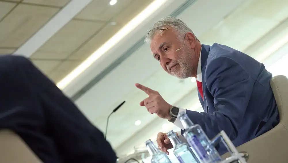Ángel Victor Torres protagoniza un desayuno informativo de Europa Press