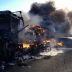 Intervención en la A-3 por el incendio de un camión