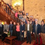 El presidente de la Junta, Alfonso Fernández Mañueco, acompaña al expresidente del Gobierno José María Aznar, en el Monasterio de Silos, con motivo de su visita por Castilla y León