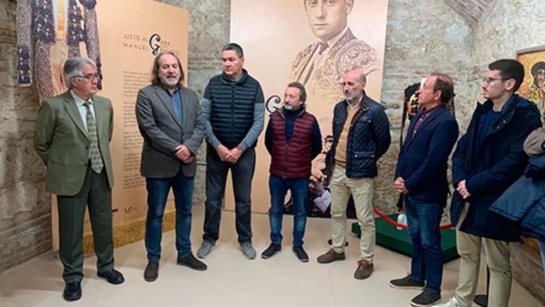 Siete muestras de fotografía, escultura y trajes de luces