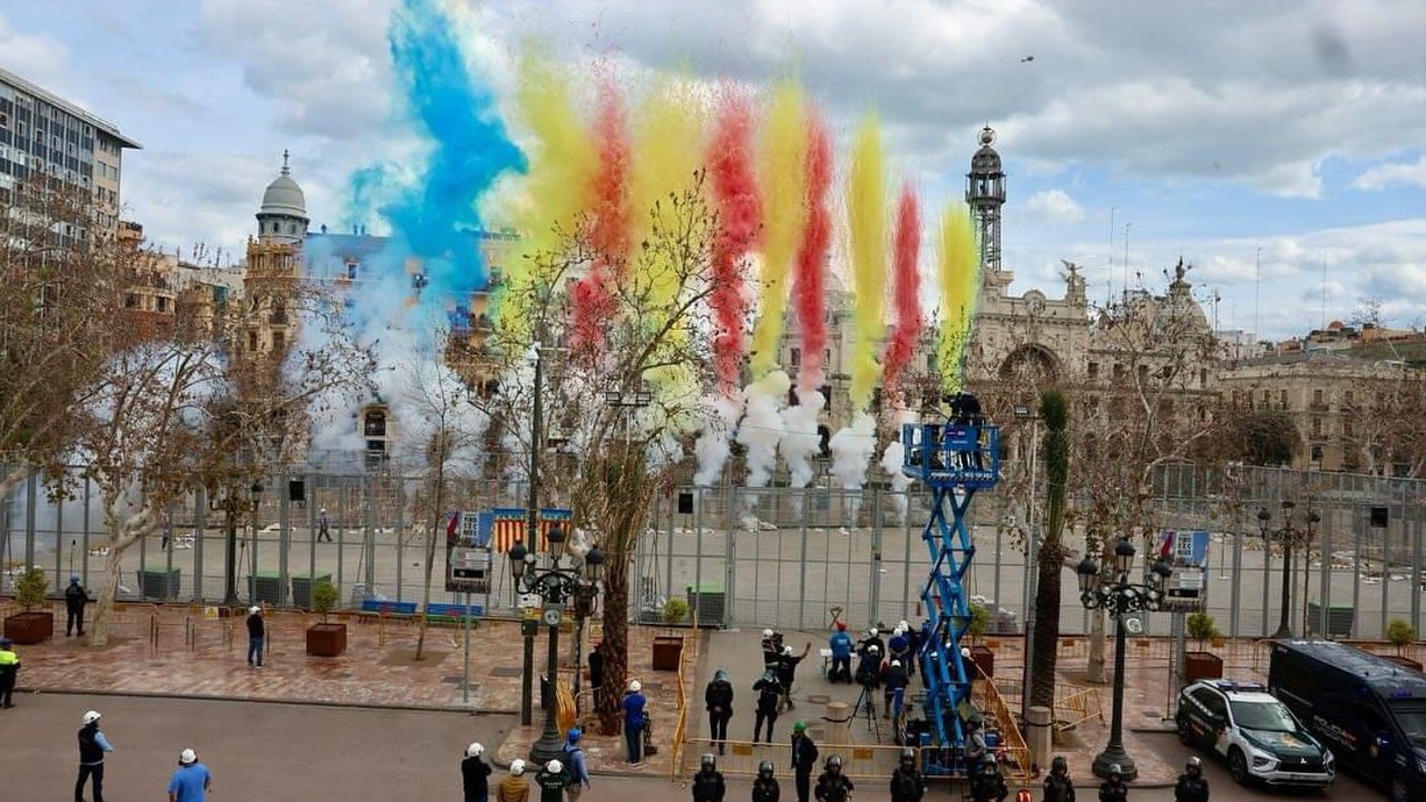 Te contamos cuándo y dónde serán la mascletà y el castillo de fuegos artificiales por el 9 d'Octubre en Valencia