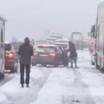 Cuidado al coger el coche este fin de semana: estas son las zonas/carreteras donde nevara