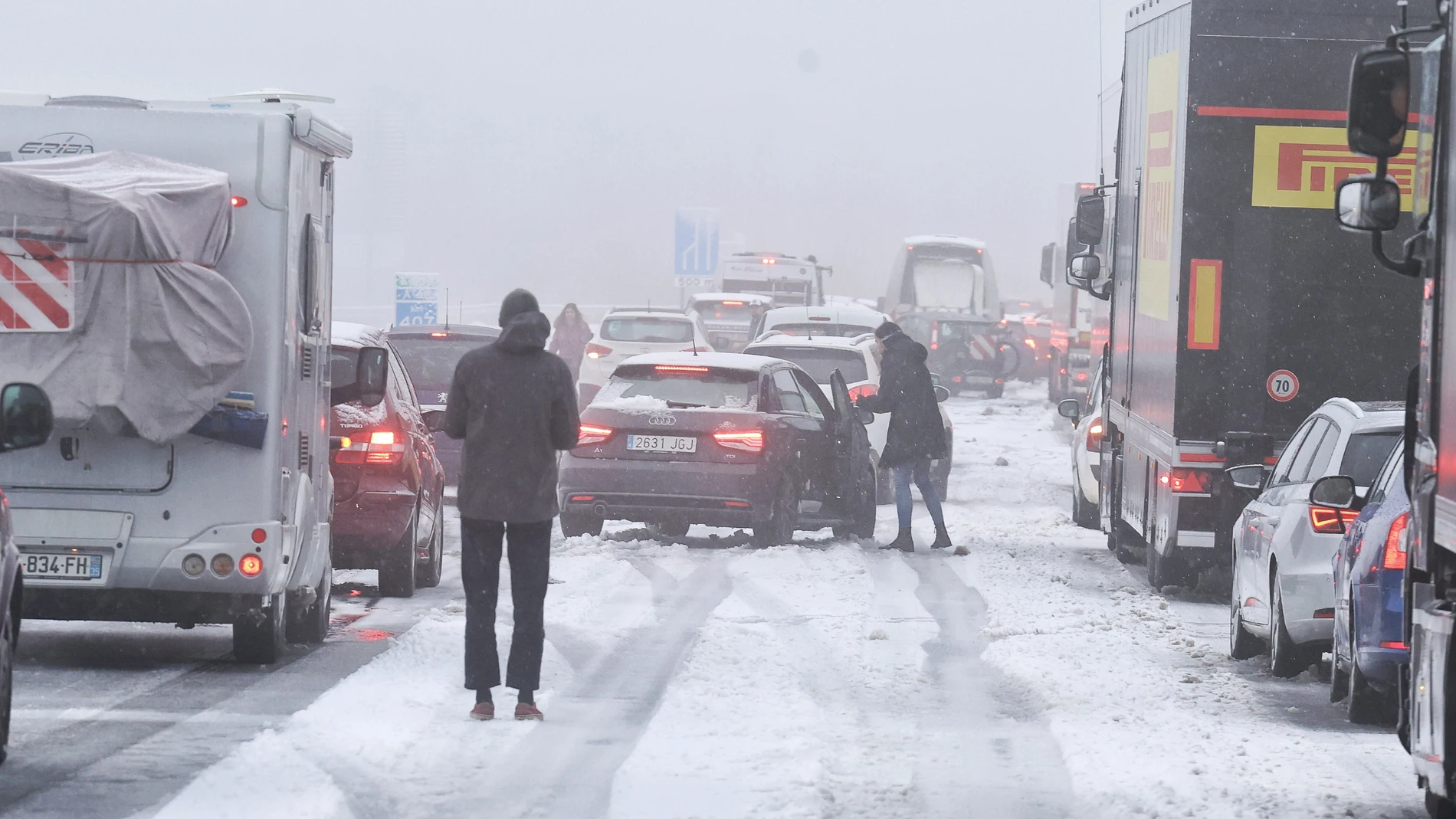 Cuidado al coger el coche este fin de semana: estas son las zonas/carreteras donde nevara