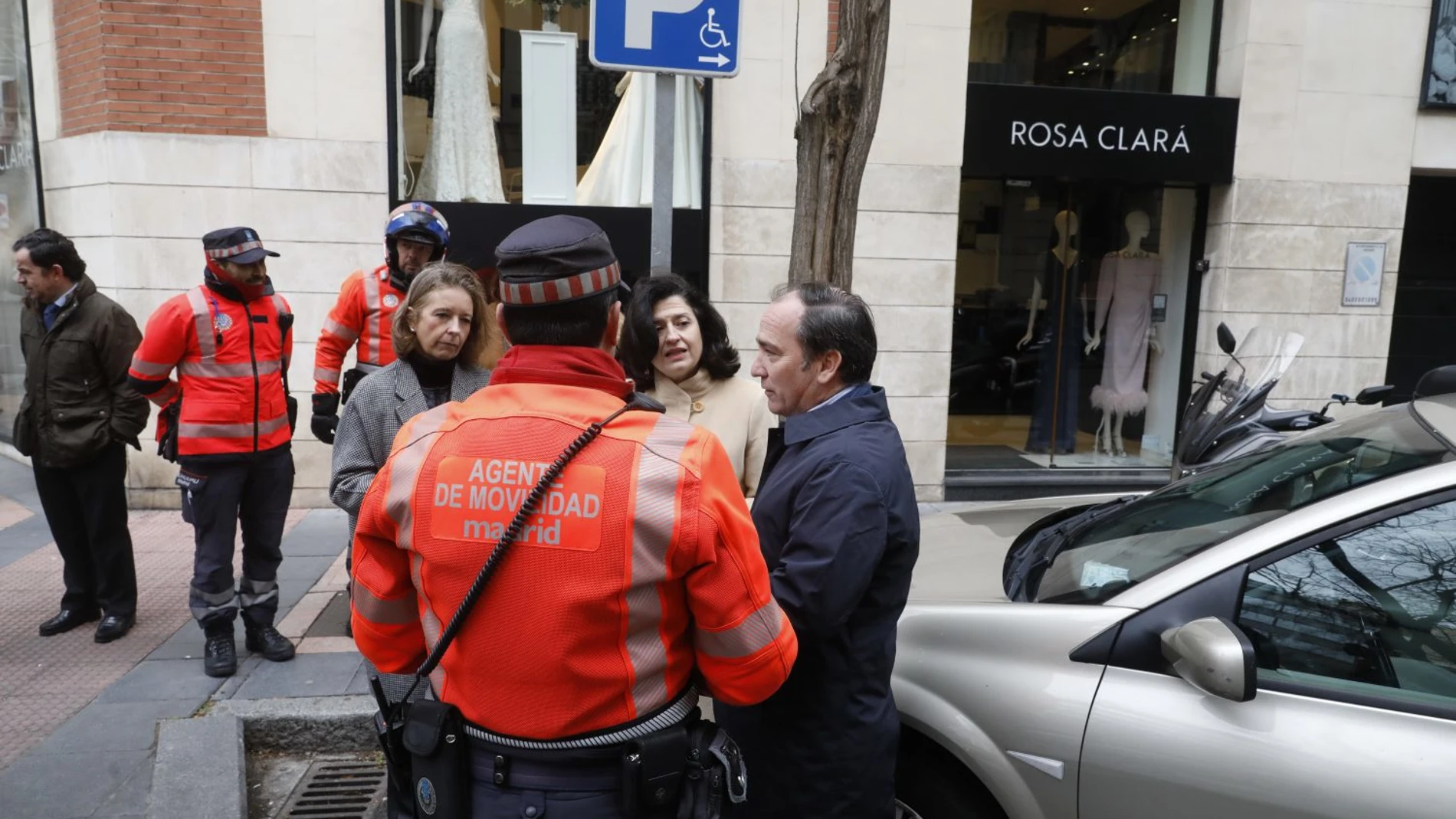 El delegado de Urbanismo, Medio Ambiente y Movilidad del Ayuntamiento de Madrid, Borja Carabante, acompañado por la concejala del distrito de Salamanca, Cayetana Hernández de la Riva AYUNTAMIENTO DE MADRID 04/03/2024