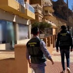 Tres detenidos en Málaga por estafa inmobiliaria de una promotora en Roquetas de Mar (Almería)