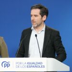 El portavoz del PP, Borja Sémper y la vicesecretario de sanidad y educación, Ester Muñoz.