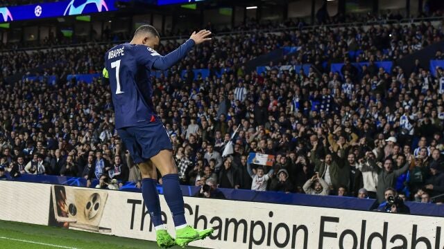 Mbappé celebra el 0-1 a la Real Sociedad