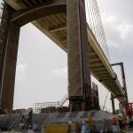 Obras en el puente del Centenario de Sevilla, centradas en la sustitución de los tirantes y en la ampliación del tablero en un carril más