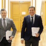 Carlos Fernández Carriedo junto a Julio López