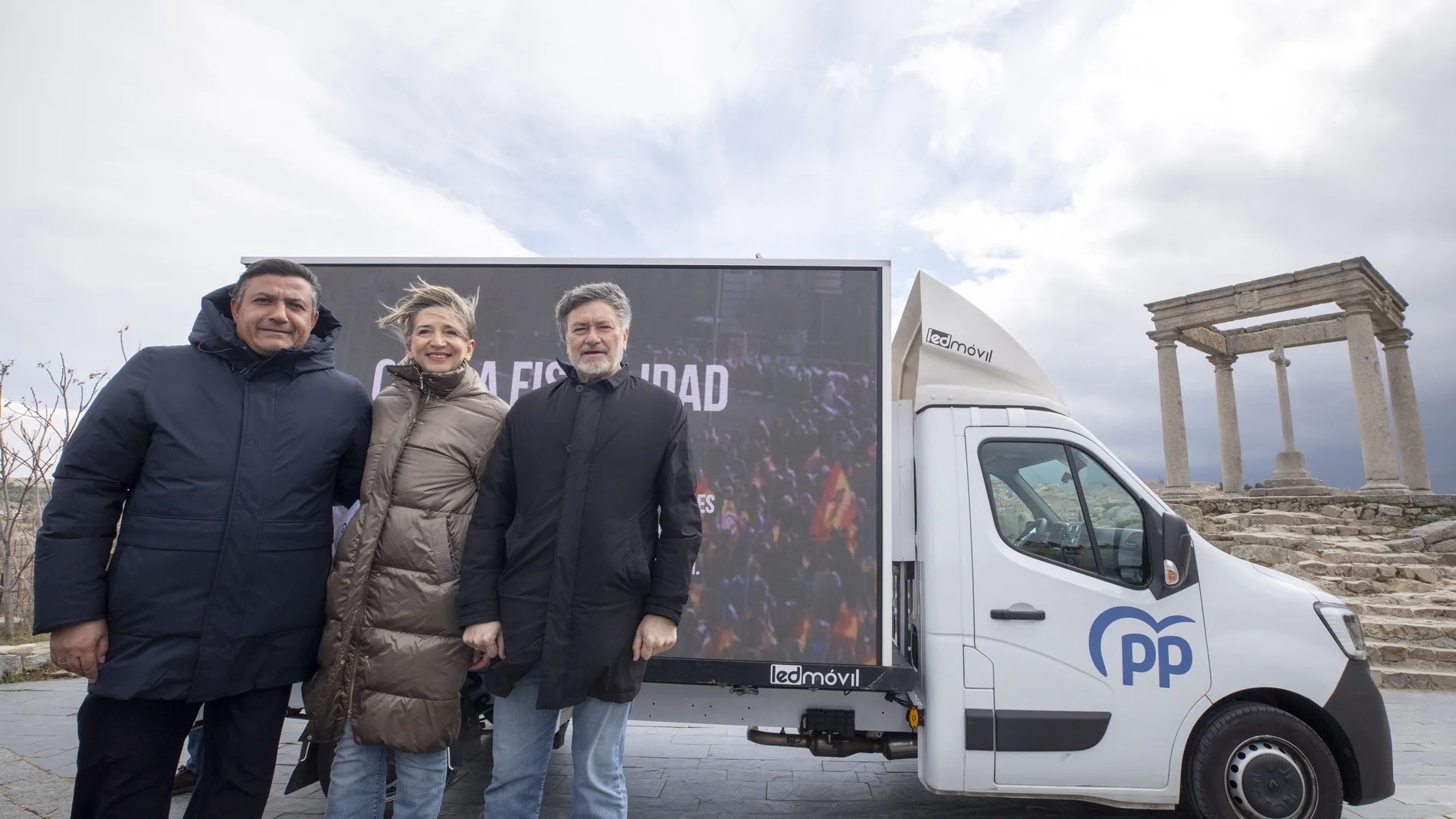Alicia García, Carlos García y Francisco Vázquez, en la Ruta por la Igualdad