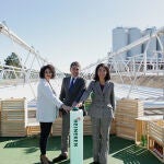 HEINEKEN España-Planta termosolar Valencia- Pie de foto (de izquierda a derecha) Cristina Mora alcaldesa de Quart de Poblet - Carlos Mazón presidente