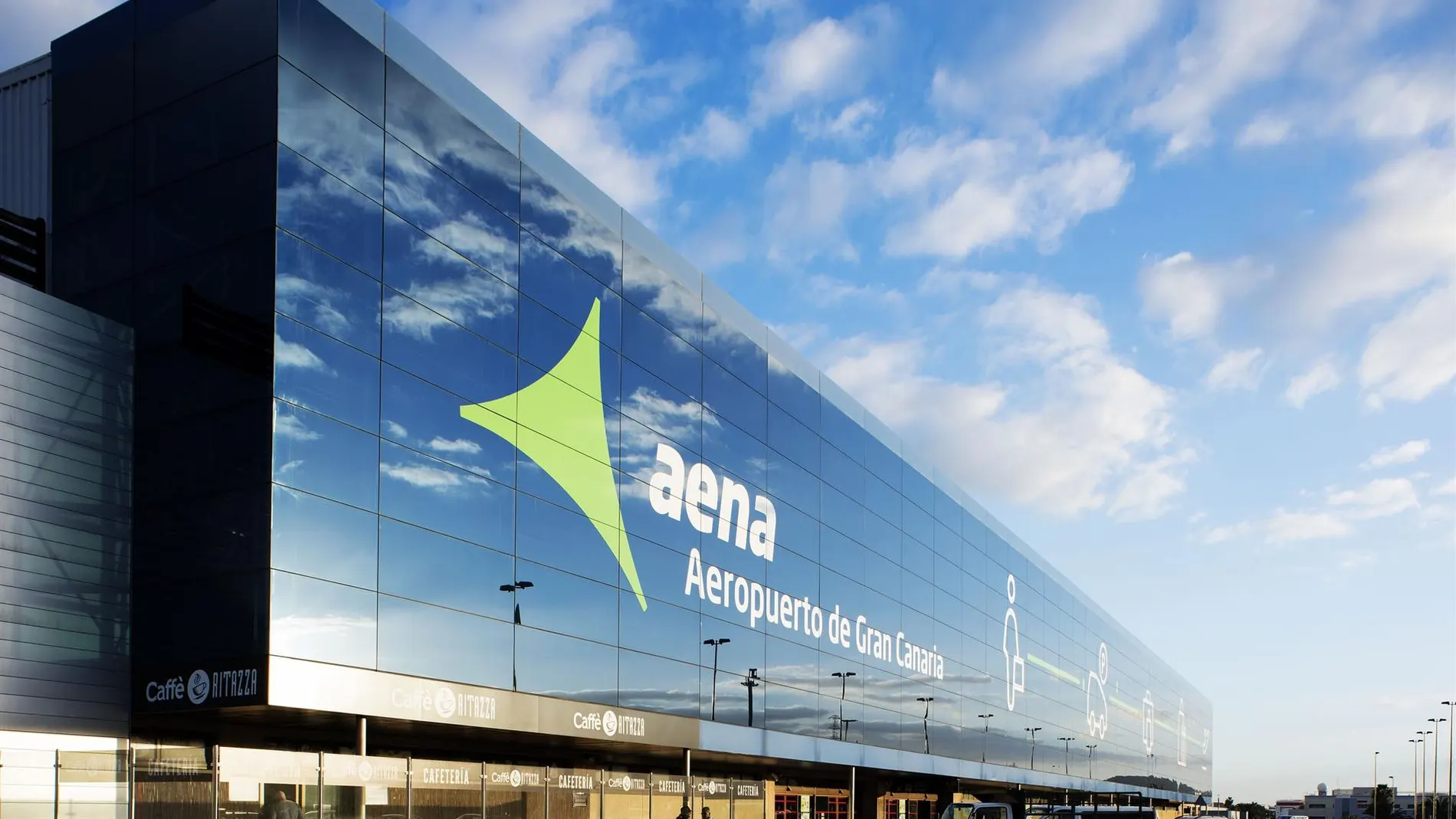 Logo de la compañía Aena en el Aeropuerto de Gran Canaria