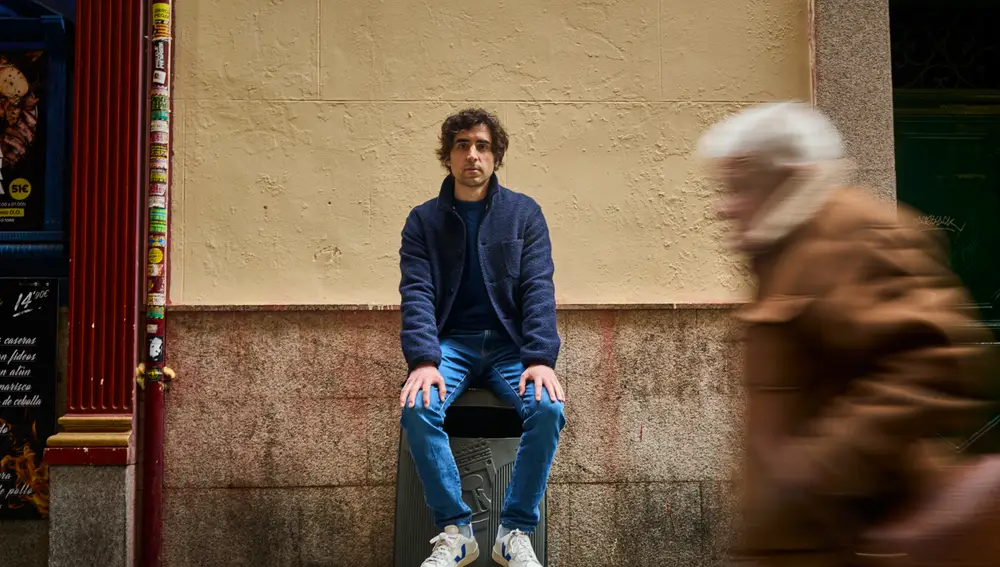 El autor asegura que su primera obra es una "historia de fronteras"