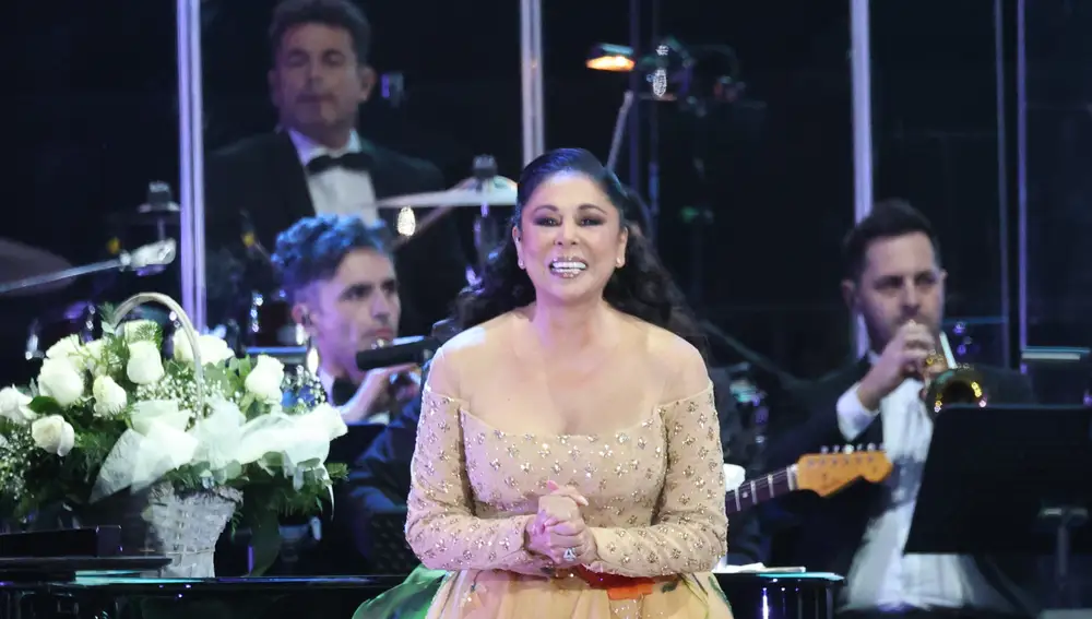 Isabel Pantoja durante su concierto en el Palau Sant Jordi por su 'Gira 50 Años'