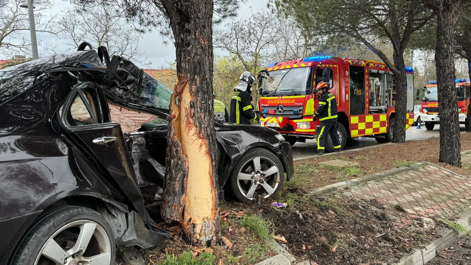Accidente de tráfico en la avenida del Parque en Tres Cantos