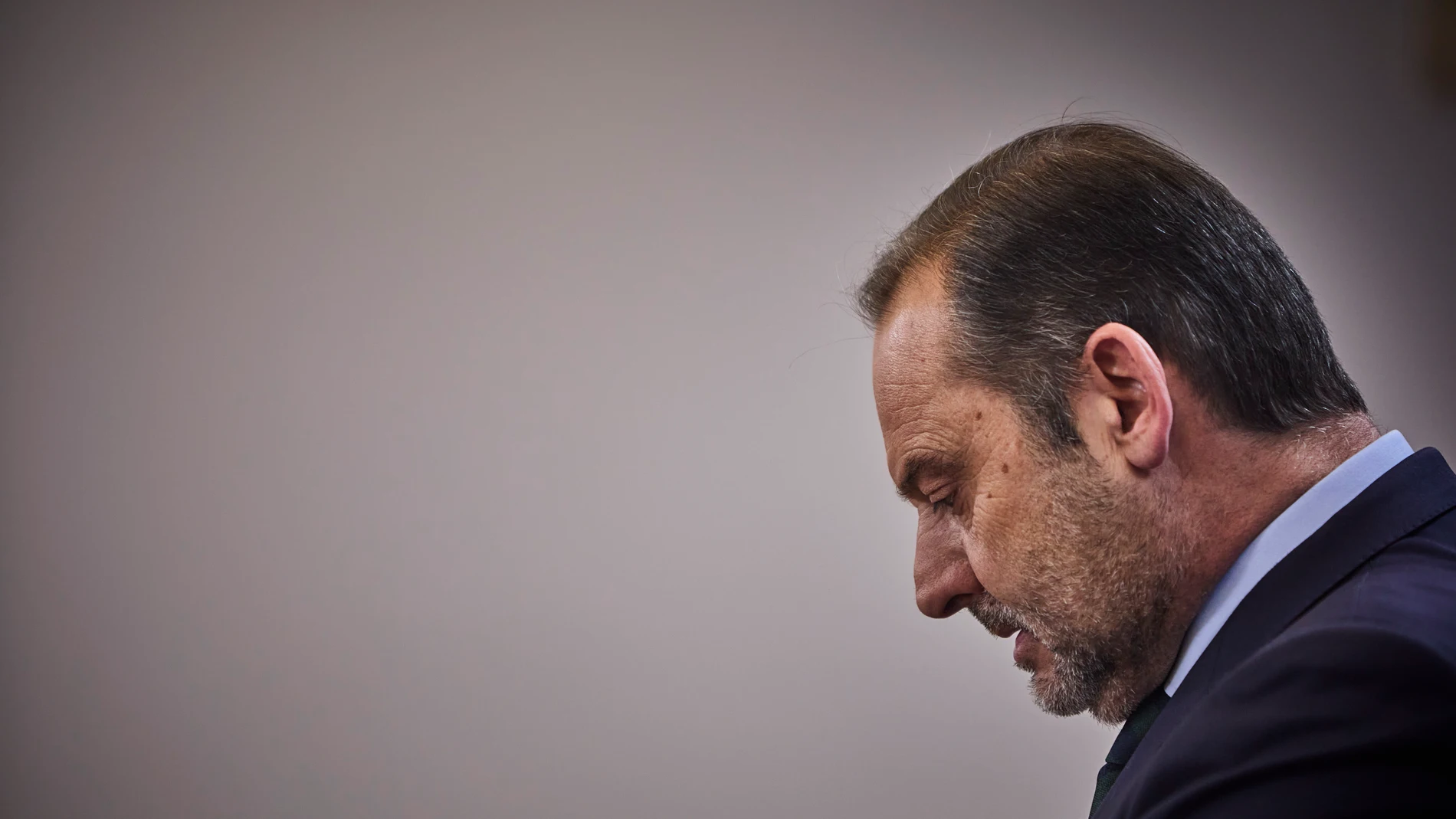 El exministro José Luis Ábalos sale tras ofrecer una rueda de prensa en la que ha anunciado que mantiene su acta de diputado por Valencia en el Congreso y que pasará al grupo mixto,