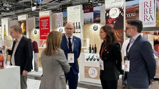 El viceconsejero Carlos Mart&iacute;n Tobalina en la Feria Mundial del Vino, Prowein