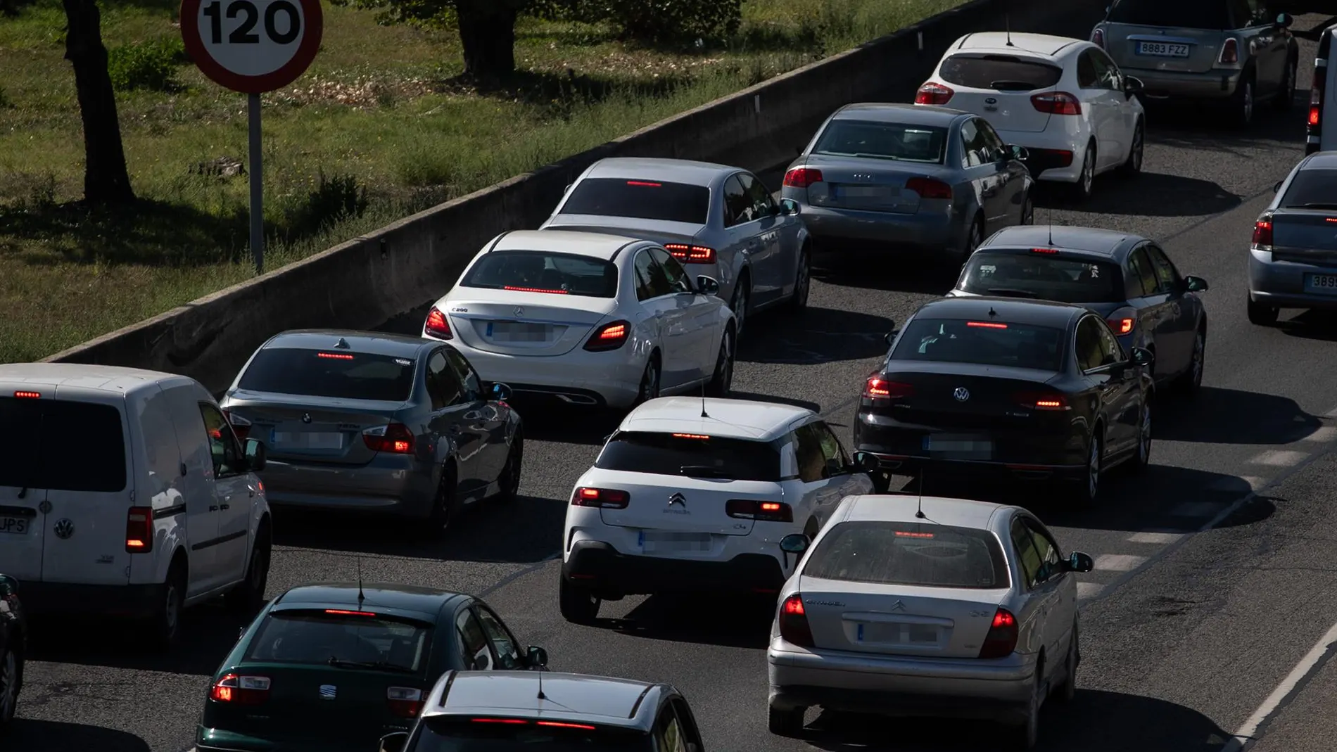 Carriles adicionales y límites a camiones en un puente de mayo con 8,4 millones de viajes