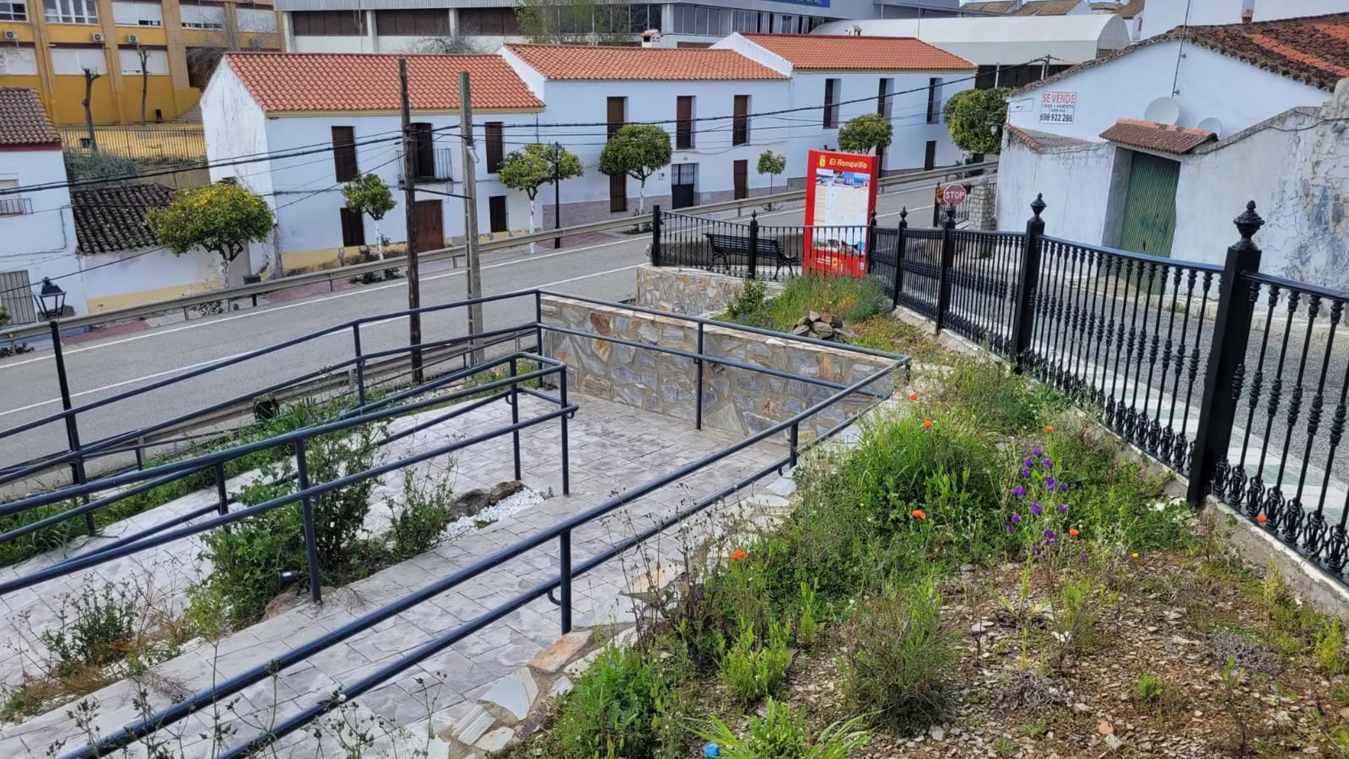 Acceso peatonal a la ermita de El Ronquillo