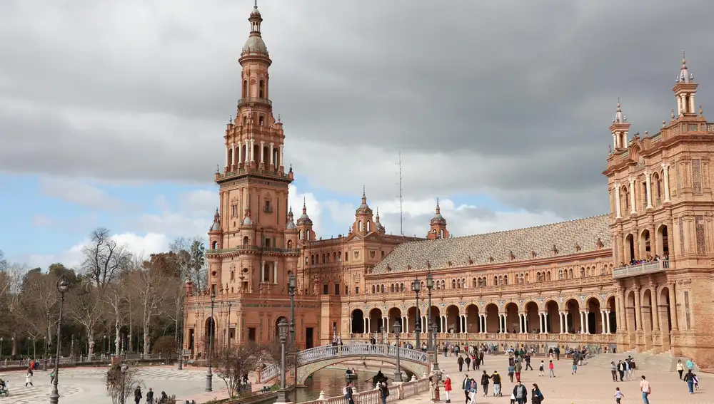 El Congreso trata este miércoles la pregunta del PSOE a Montero por la propuesta de cerrar la Plaza de España de Sevilla