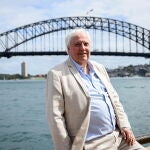 Clive Palmer announces Titanic replica plans