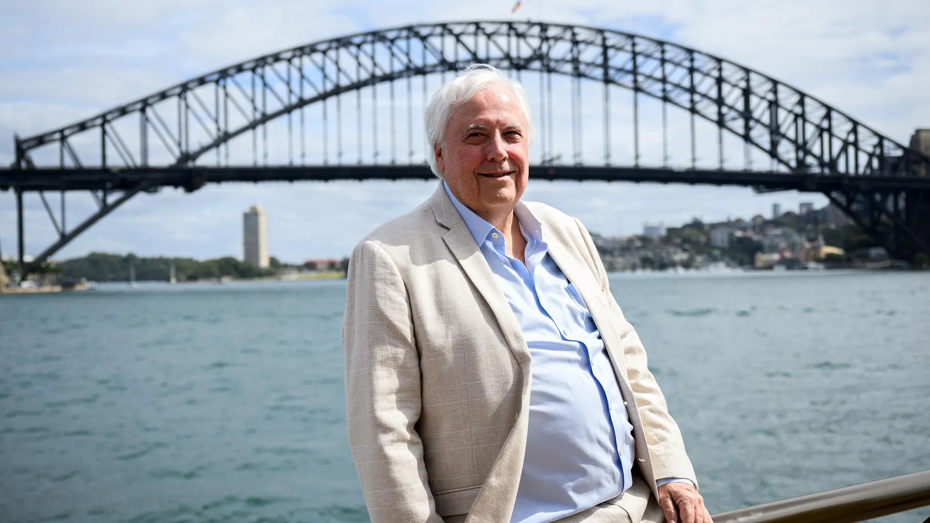 Sydney (Australia), 13/03/2024.- Billionaire mining magnate Clive Palmer speaks to the media during an announcement regarding the Titanic II project, in Sydney, Australia, 13 March 2024. Palmer unveiled his plan of building a to-scale replica of the doomed ocean liner, though acknowledging he had yet to secure a shipyard. EFE/EPA/BIANCA DE MARCHI AUSTRALIA AND NEW ZEALAND OUT