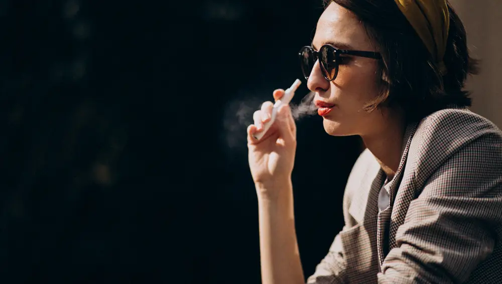 El cigarrillo electrónico es "sustancialmente menos dañino que fumar" según el principal organismo de salud británico