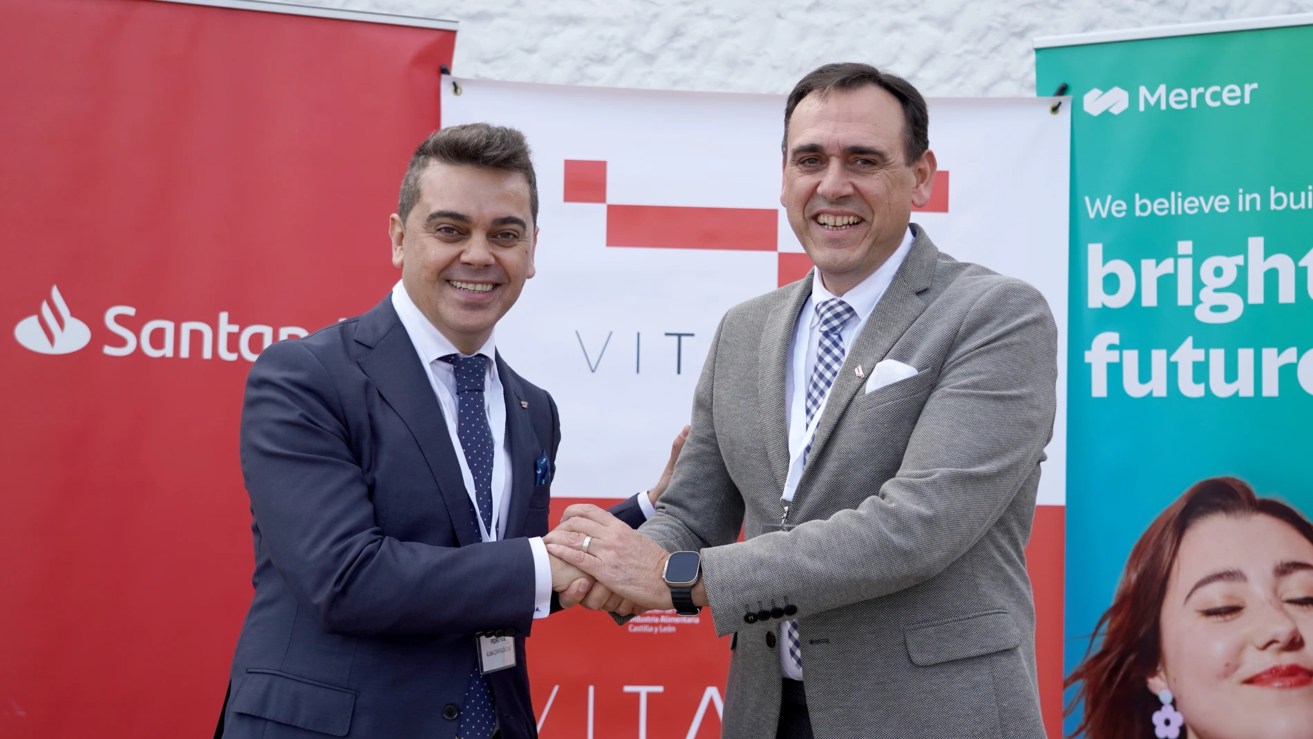 El nuevo presidente de Vitartis, Santiago Miguel Casado, toma el relevo de Pedro Aragoneses