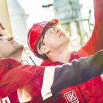 Trabajadores de la empresa petrolera y gasista rusa Lukoil