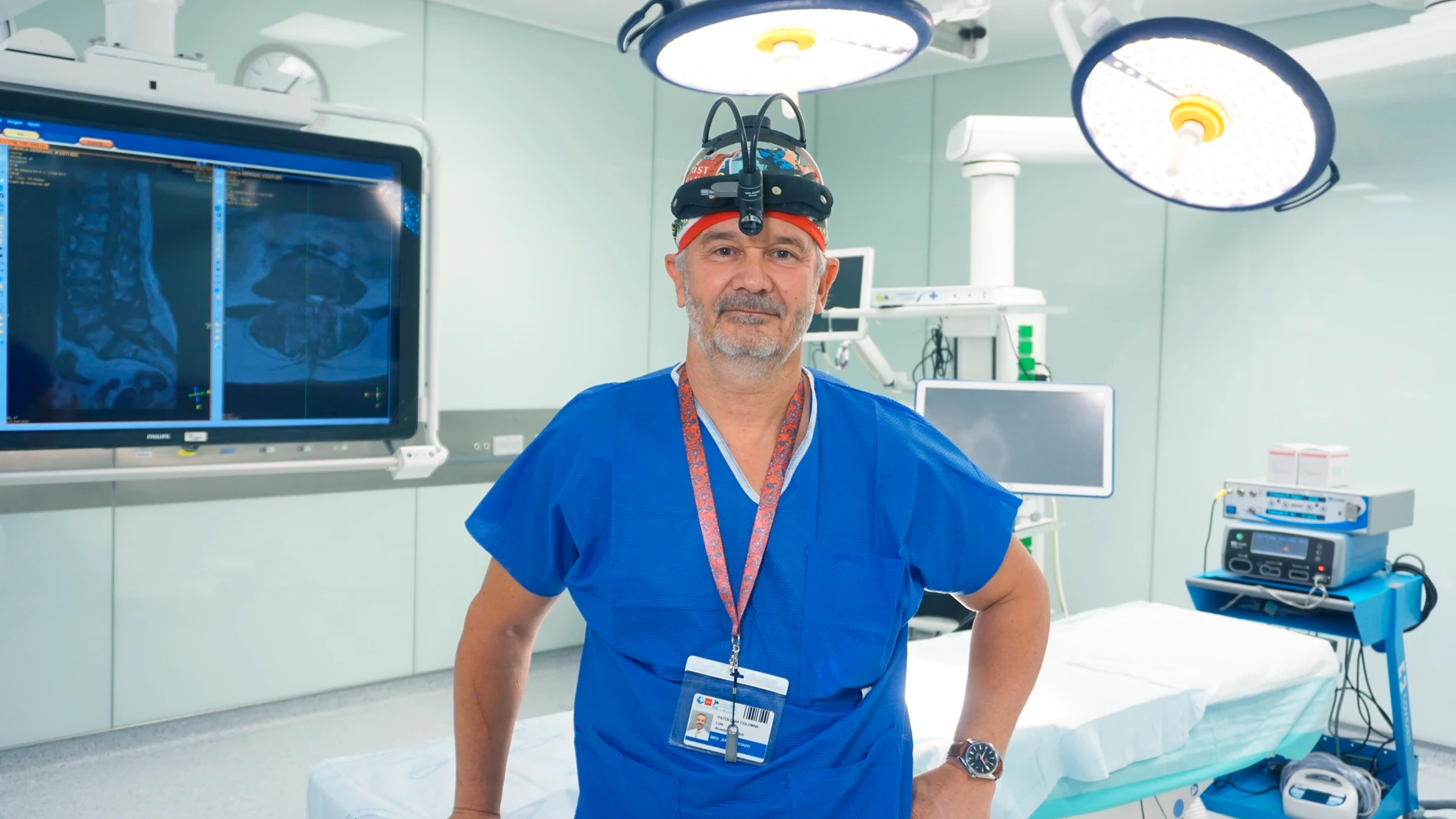 Luis Álvarez Galovich, jefe de la Unidad de Columna del Hospital Quirónsalud de Ciudad Real, director del Instituto Avanzado de Columna (IAC) y presidente de la Sociedad Española de Columna (GEER)